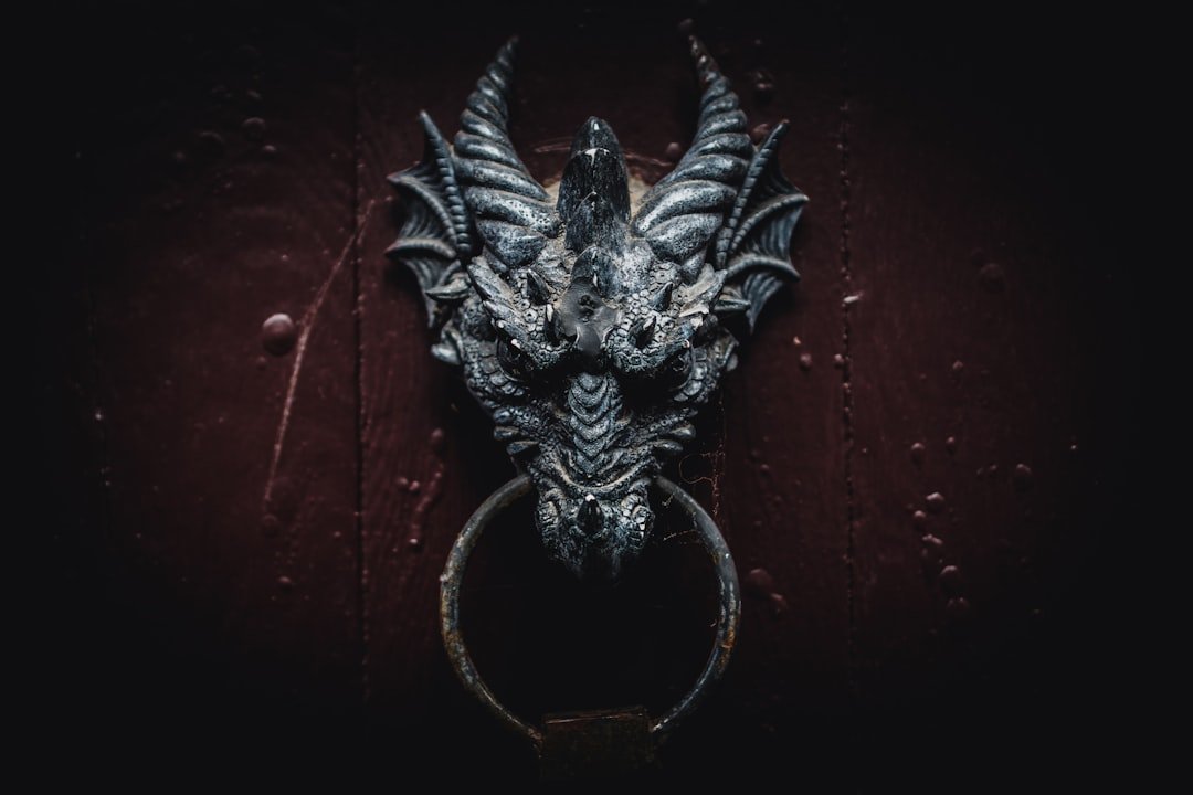 découvrez l'univers fascinant des tatouages de dragons, alliant puissance et mystère. explorez nos designs uniques et trouvez l'inspiration pour votre prochain tatouage, qu'il s'agisse de motifs traditionnels ou contemporains, symbolisant force et protection.