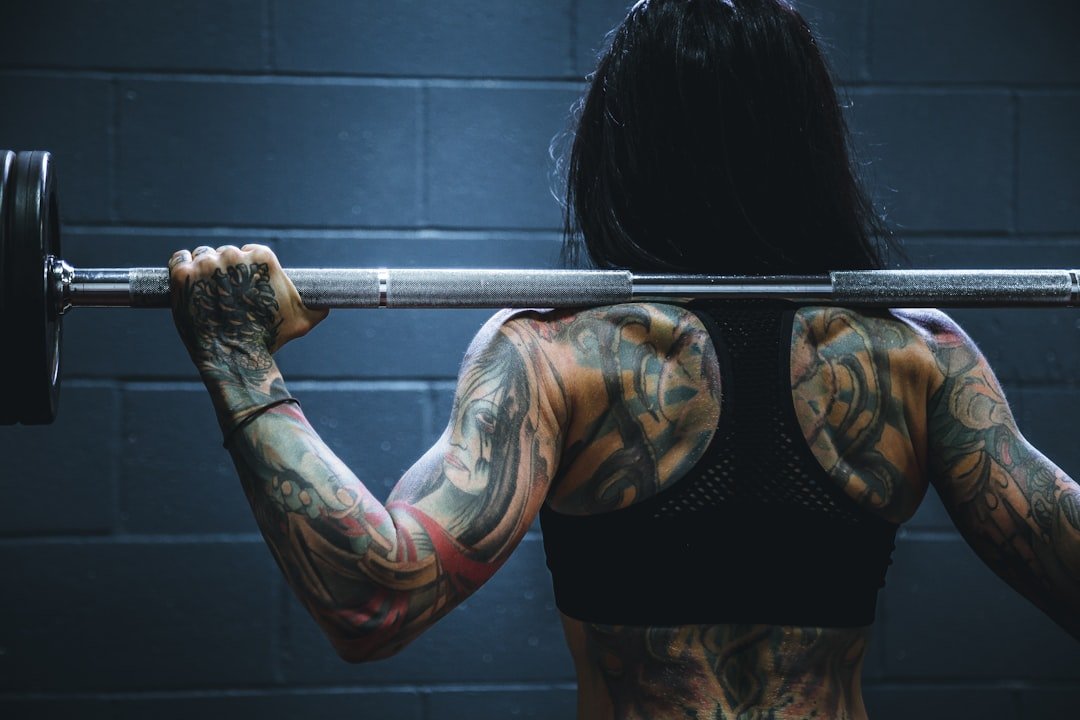 découvrez l'univers fascinant des tatouages sans aiguille : une alternative innovante et sans douleur pour exprimer votre créativité. explorez les techniques, les avantages et les designs tendance de cette méthode révolutionnaire qui transforme le monde du tatouage.