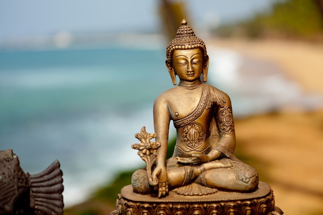 découvrez l'univers fascinant des tatouages religieux, symboles de foi et d'identité spirituelle. explorez des designs inspirants qui allient art corporel et croyance, et trouvez le motif parfait pour exprimer votre spiritualité.