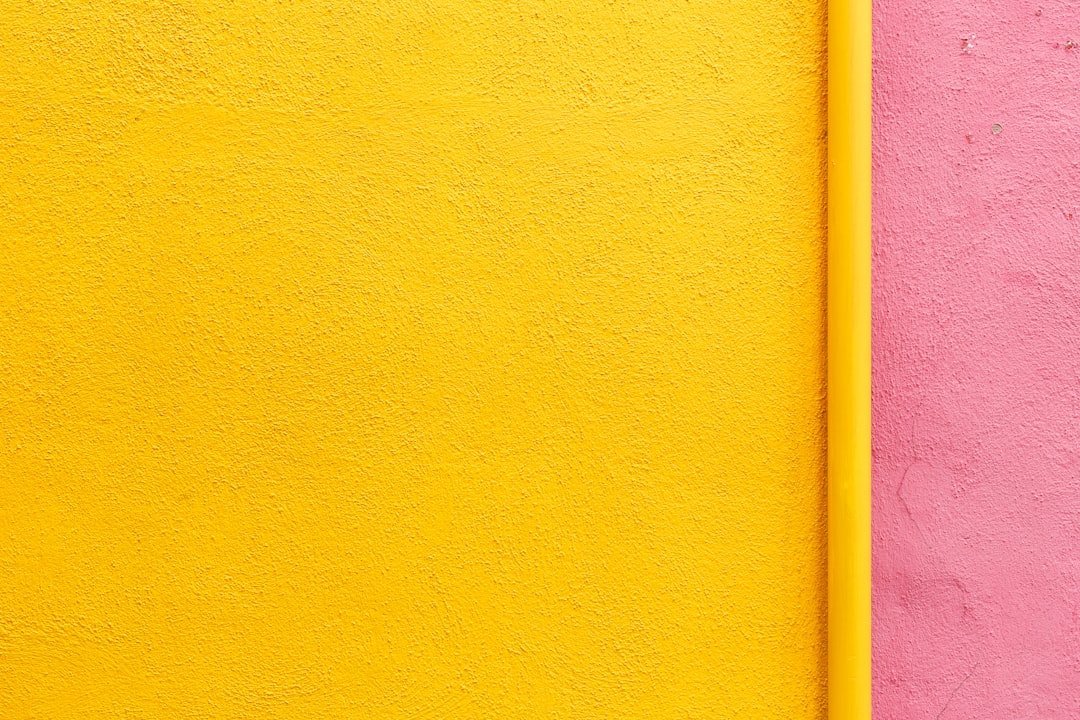 découvrez comment préserver la couleur de votre tatouage pour qu'il reste vibrant et éclatant au fil du temps. nos conseils d'entretien et produits recommandés vous aideront à maintenir la beauté et la longévité de vos créations sur la peau.