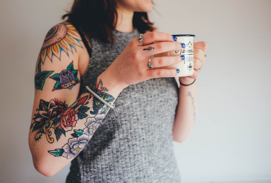 découvrez l'univers fascinant des tatouages : styles, significations et conseils pour choisir votre design idéal. plongez dans l'art corporel et trouvez l'inspiration pour votre prochain tatouage.